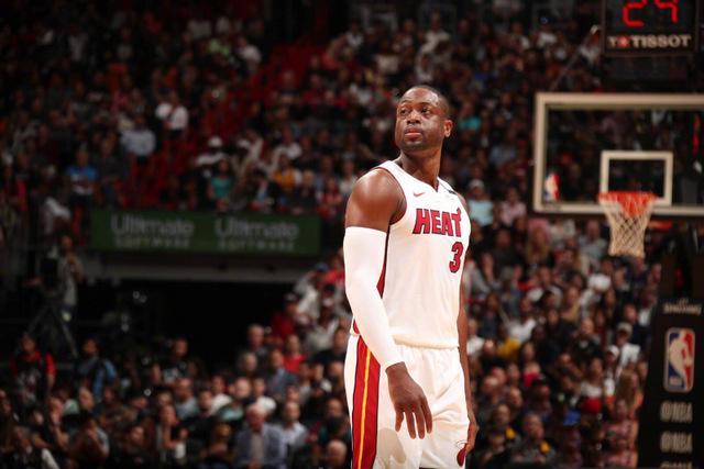 哈登23+11库里两次崴脚提前伤退 快船力克勇士