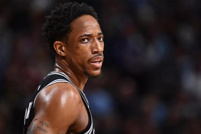 外媒盘点金球奖前30最佳阵容 维哈姆前锋马丁守门