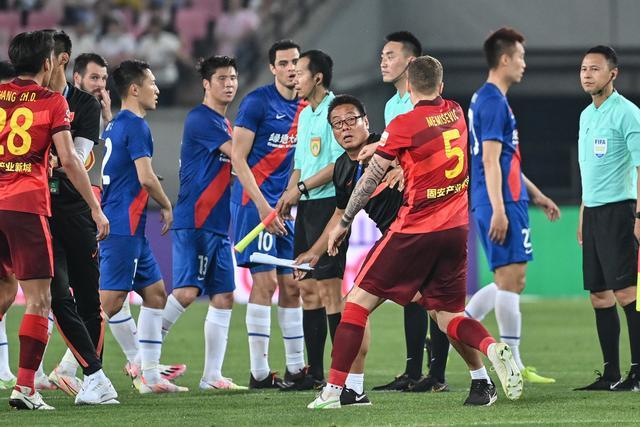 女排土超瓦基弗1-3负伊萨让出榜首 袁心玥替补4分